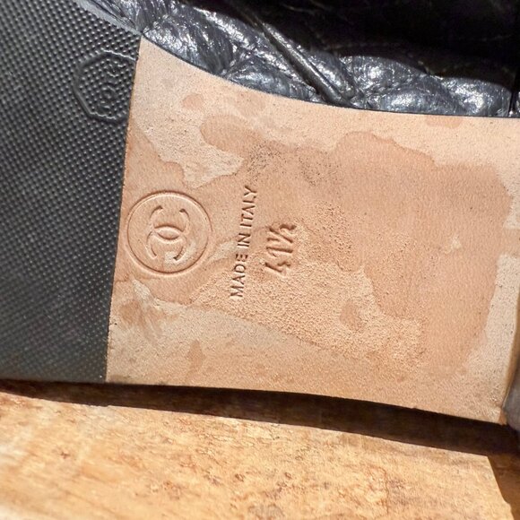 Chanel 2018 Grey Leather Chain Accent CC Logo Flat Ankle Boots - Picture 10 of 14